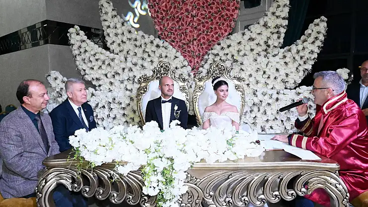 Başkan Ustaoğlu İlk Nikahını Kıydı!