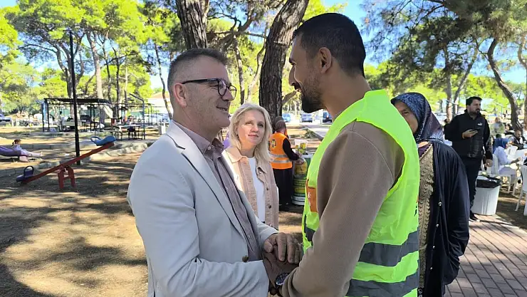 Başkan Ustaoğlu,  Manavgat'ta hemşehrileriyle bir araya geldi