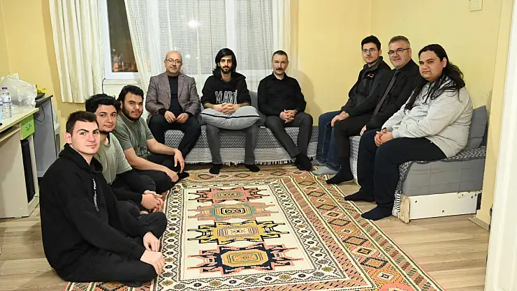 Başkan Ustaoğlu, üniversite öğrencileriyle iftarda buluştu