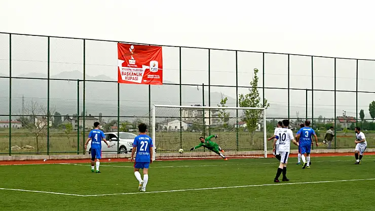 Başkanlık kupası futbol turnuvasında heyecan başladı