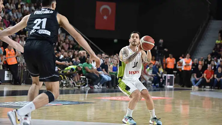 Beşiktaş yarı finale adını yazdırdı