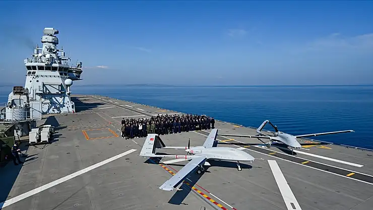 Bayraktar TB3, kısa pistli gemiden tam otonom kalkış-iniş testlerinde yeni başarıya imza attı