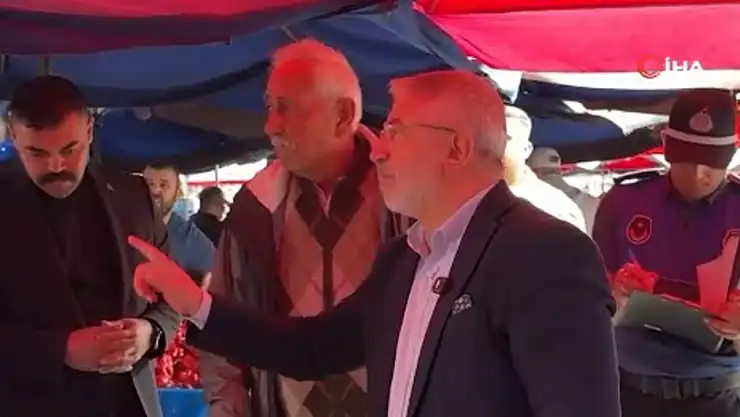 Belediye Başkanı pazarda denetime gitti, hileli satıcıya göz açtırmadı!
