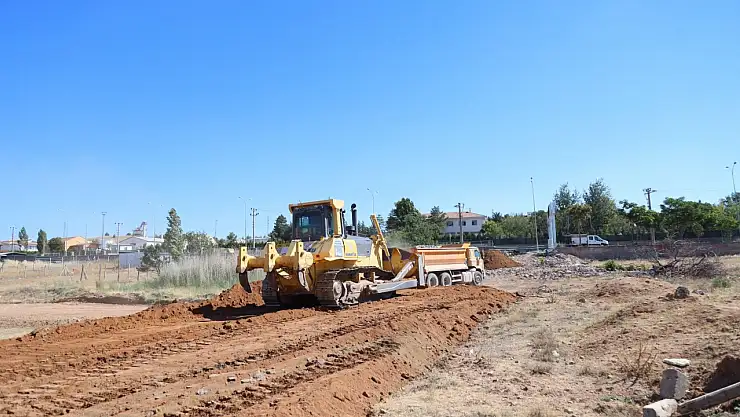 Belediye mahallelerde imar yollarını açıyor