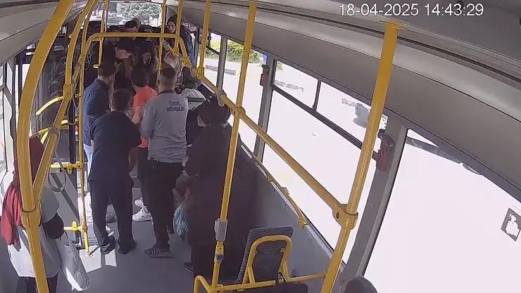 Belediye otobüsü şoförü, rahatsızlanan yolcuyu hastaneye yetiştirdi