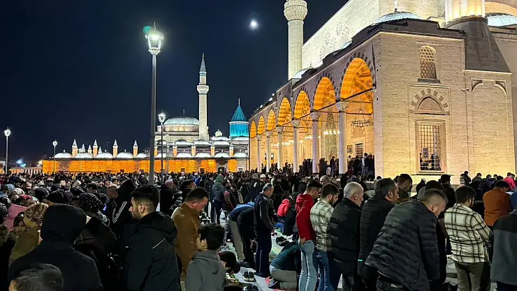 Berat Kandili'nde Konya'daki camiler doldu taştı!