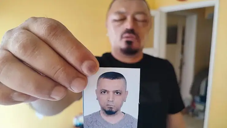 Berberin tavsiyesi hayatını kararttı! Saçına sürdü, hastanelik oldu...