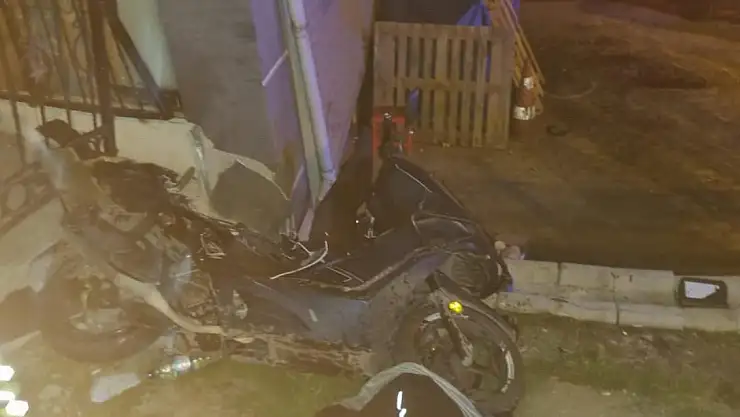 Beylikdüzü'nde feci kaza: 19 yaşındaki motokurye hayatını kaybetti, kadın sürücü kaçtı!