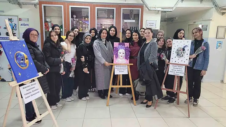 Beyşehir'de liseli öğrenciler, kadın maskeleriyle farkındalık yaratıyor