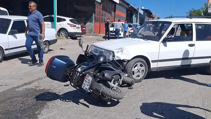 Beyşehir'de motosiklet ile otomobil çarpıştı: 1 yaralı
