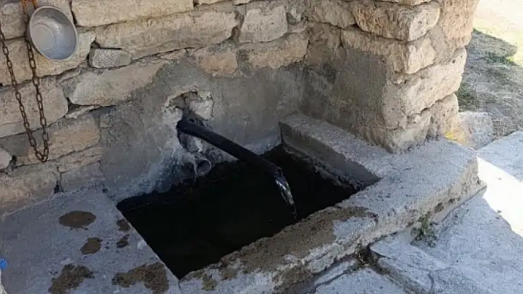 Beyşehir'de tekrardan akan çeşme sevindirdi!