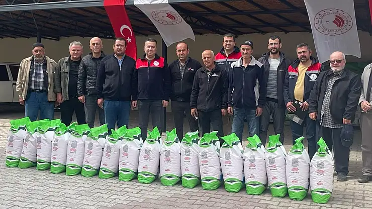 Beyşehir'de üreticilere kuru fasulye tohumu dağıtıldı