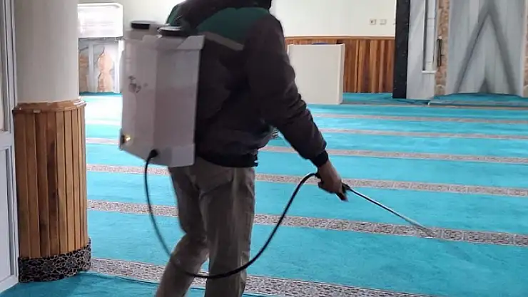 Beyşehir'deki camiler gül suyuyla temizlendi!