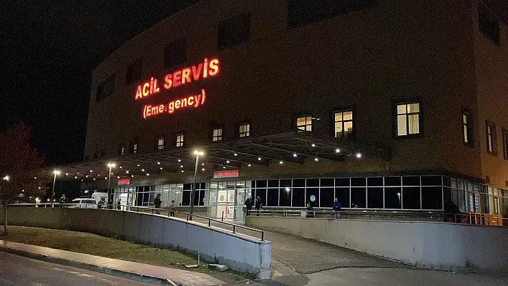 Bıçaklı kavga baba ve oğlunu hayattan kopardı!