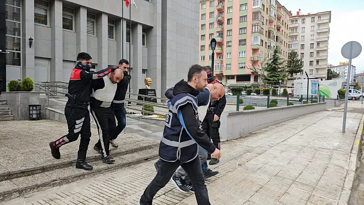 Bir kişiyi yakarak öldürdükleri iddia edilen 2 şüpheli hakkında gelişme!