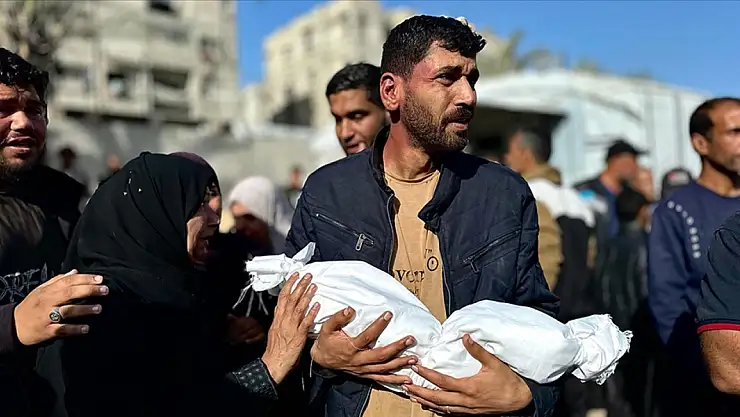 Biri bebek 10 Filistinli daha katledildi