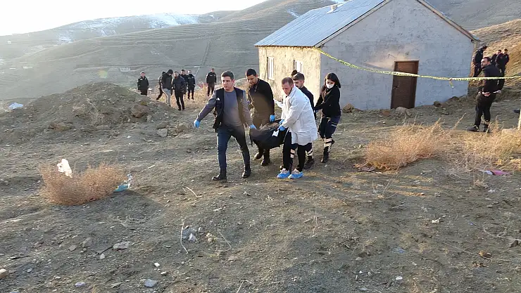 Biri doktor 3 kişi silahla vurulmuş halde bulundu