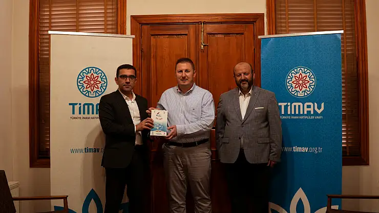 Birincilik ödülünü TİMAV'a bağışladı