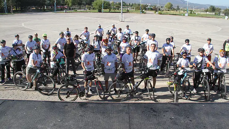 Bisiklet festivali Beyşehir Gölü kenarında başladı