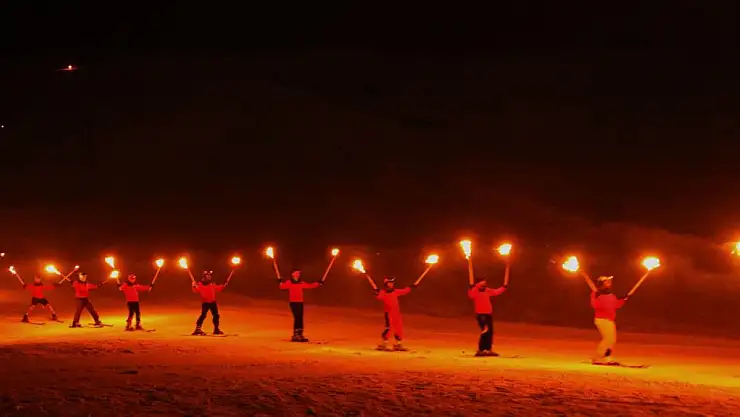 Bitlis'te meşaleli kar festivali!