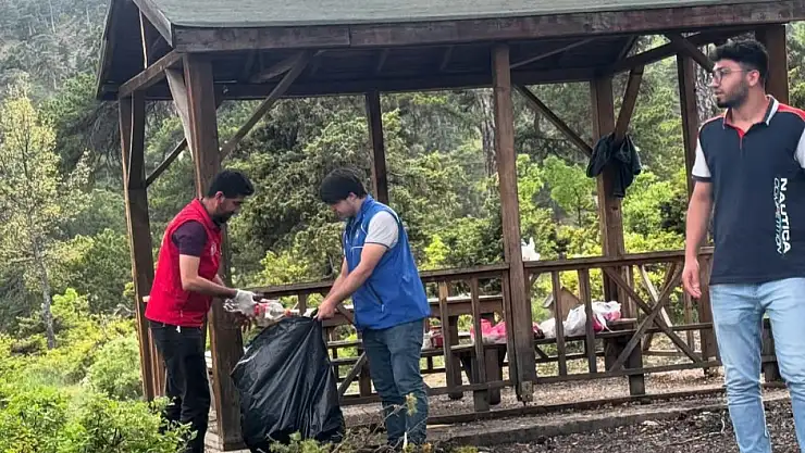 Bozkır'da çevre temizliği etkinliği