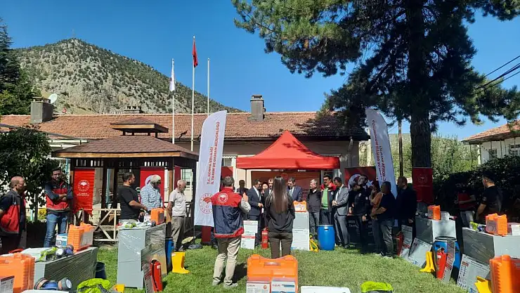 Bozkır'da elma üreticilerine destek sağlandı