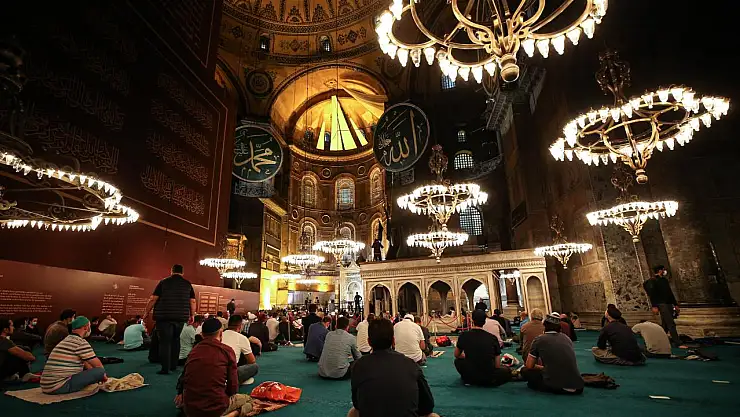 Bugün Mevlid Kandili 