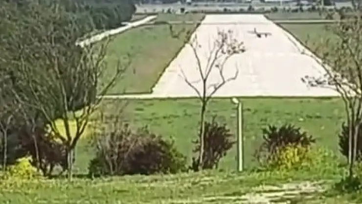 Bursa'da iniş takımı kırılan eğitim uçağındaki 2 kişi ölümden döndü