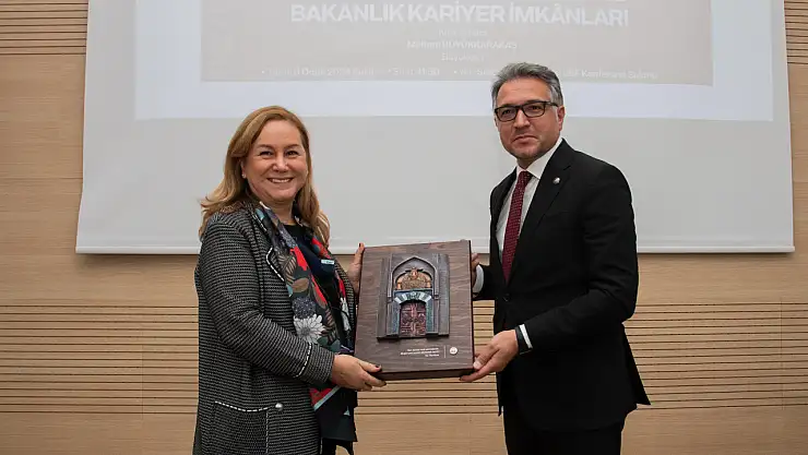 Büyükkarakaş Konya'da öğrencilerle buluştu!