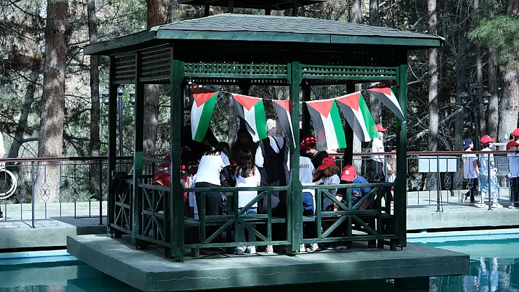 Büyükşehir Belediyesi'nden anlamlı etkinlik: Kudüs Okulu Çocuk Şenliği