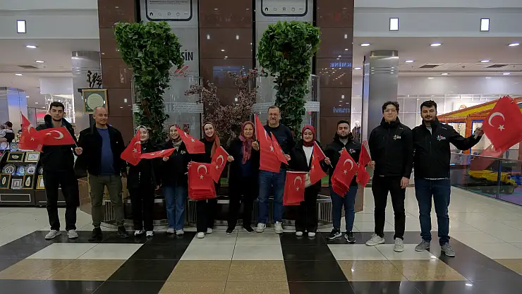 Büyükşehir Gençlik Meclisi'nden Cumhuriyet Bayramı'nda Anlamlı Etkinlik