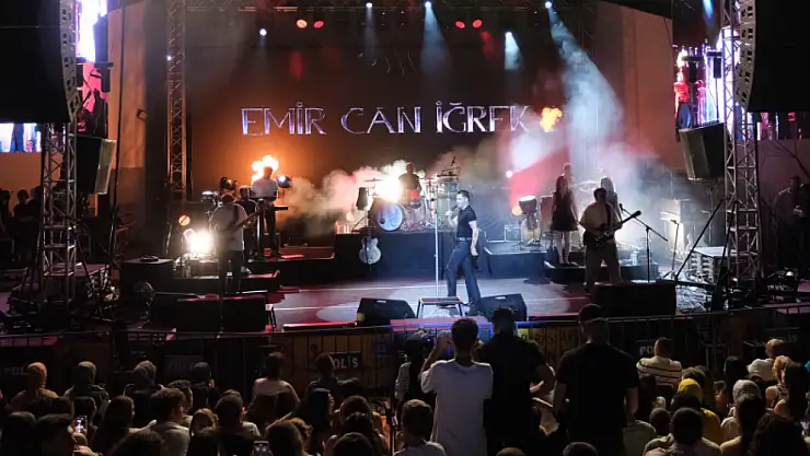 Emir Can İğrek Konya'da sahne aldı: Meydan doldu, taştı!