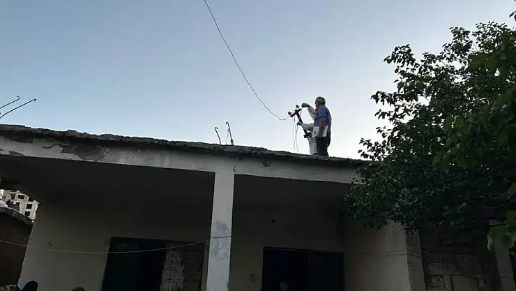 Çatıda oyun oynayan çocuk elektrik akımına kapıldı