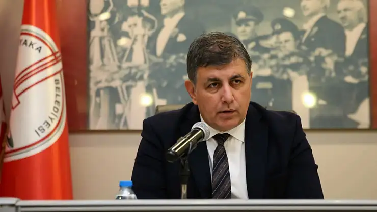 CEMİL TUGAY KİMDİR? Karşıyaka Belediye Başkanı Cemil Tugay nereli? Cemil Tugay kaç yaşında?