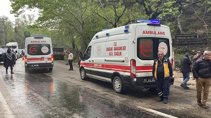 Cenazeden dönen araç kaza yaptı, 7 kişi yaralandı