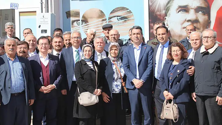 CHP heyeti Karapınar'da çiftçilerin ve besicilerin sorunlarını dinledi