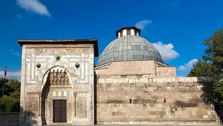 Çini sanatının zirvesi! Karatay Medresesi'nde gözlerinize inanamayacaksınız!