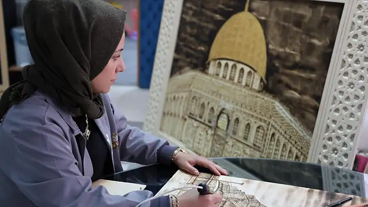 Çocukluk hayali Kudüs'e gidemeyince 6 ayda ahşaba hayalini yaktı!