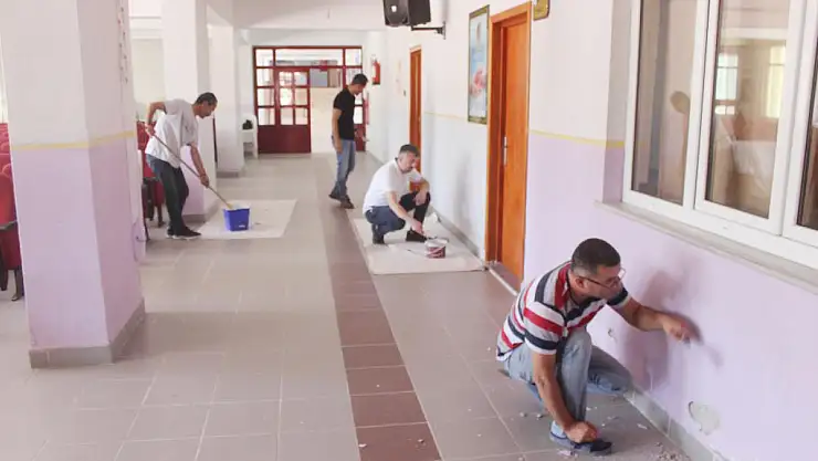 Çok güzel hareket bunlar. Öğretmenlerden örnek davranış