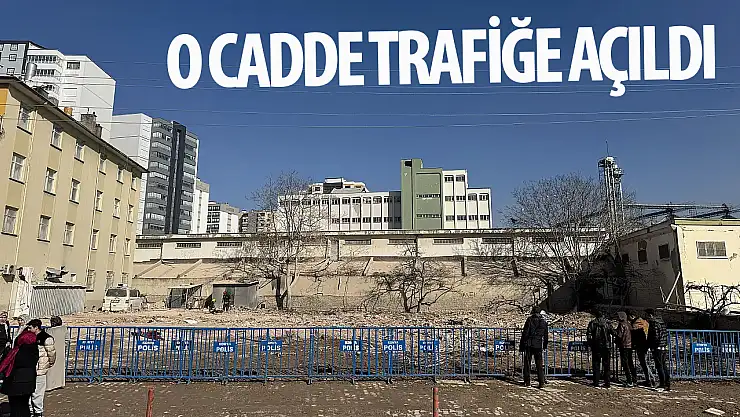 Çöken binanın bulunduğu cadde trafiğe açıldı