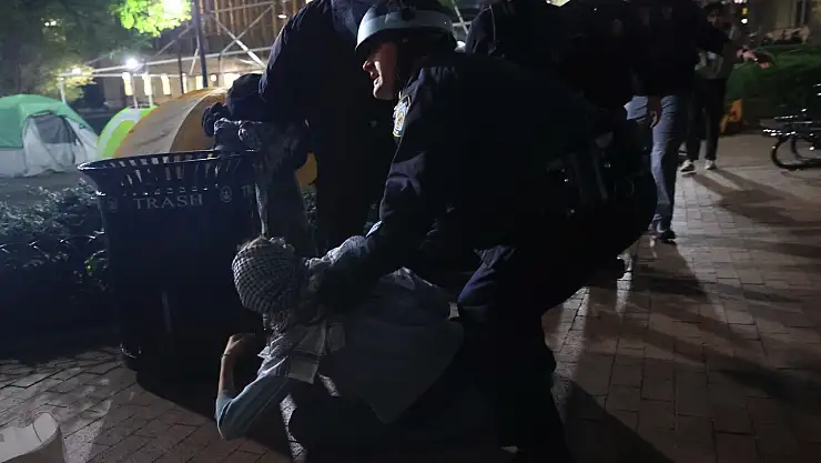 Columbia Üniversitesindeki Filistin destekçisi öğrencilere polis müdahelesi