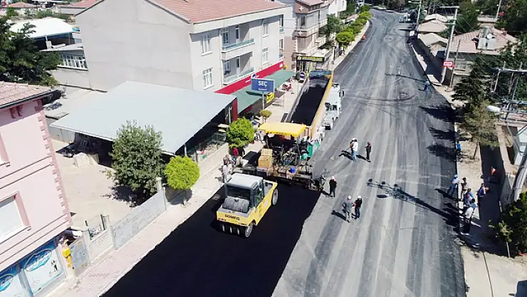 Çumra – Okçu Arası Yolda Sıcak Asfalt Çalışmaları Devam Ediyor