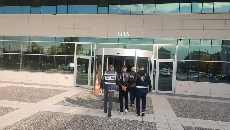 Dedesinin evindeki eşyaları çalıp satan torun, tutuklandı