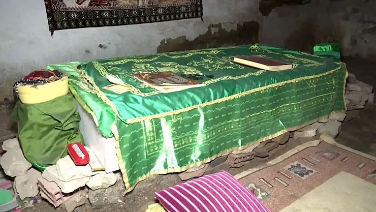 Definecilerin talan ettiği o türbe tadilatta