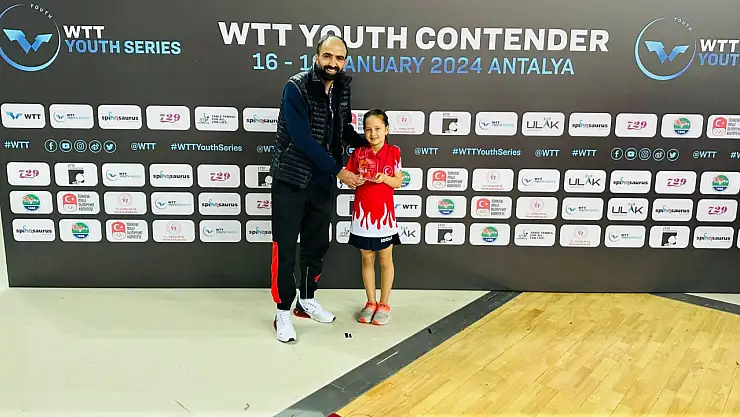 Defne Üzümcü üçüncü oldu!