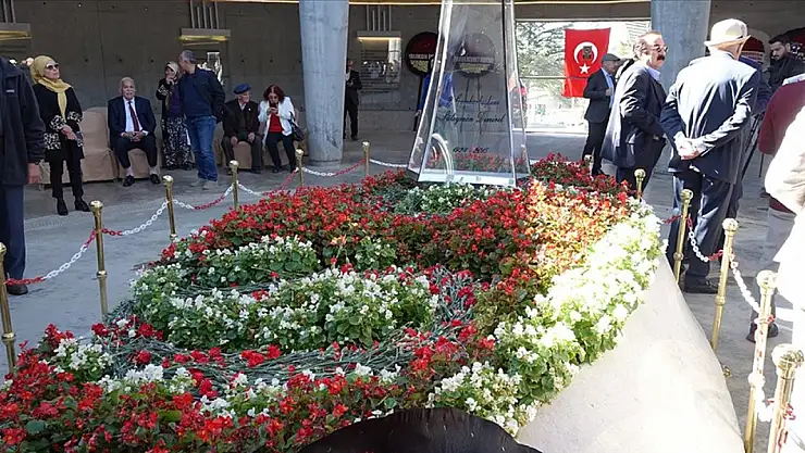 Demirel, 100'üncü yıldönümünde anıldı!