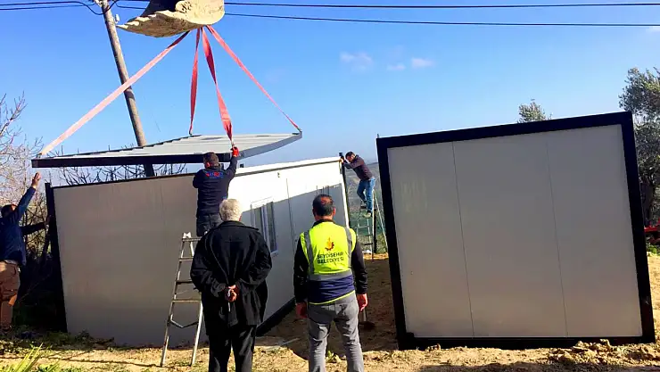 Deprem bölgesine konteynırların kurulumu devam ediyor