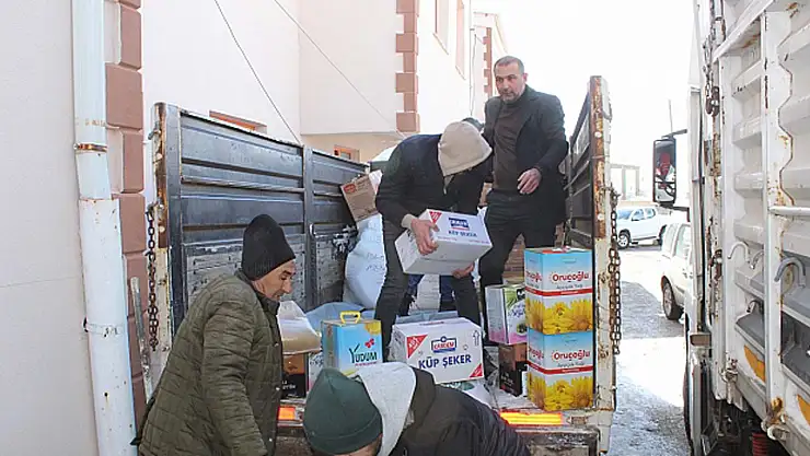 Deprem bölgesine yardımlar sürüyor