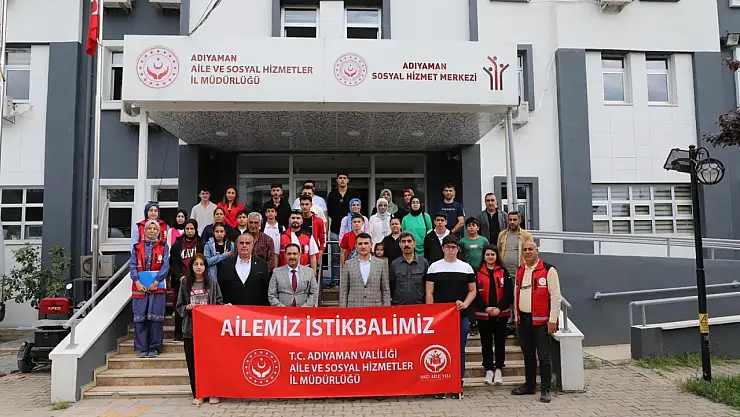 Depremde ebeveynlerini kaybeden çocuklara moral gezisi