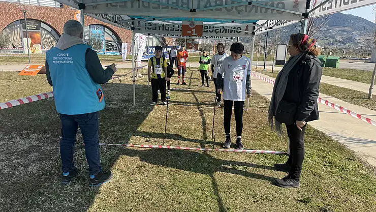 Depremde hayatını kaybedenler anısına Oryantiring yarışı düzenlendi